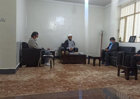 دیدار مدیر آموزش و پرورش کهگیلویه و معاونین با امام جمعه شهرستان به مناسبت گرامیداشت هفته امور تربیتی