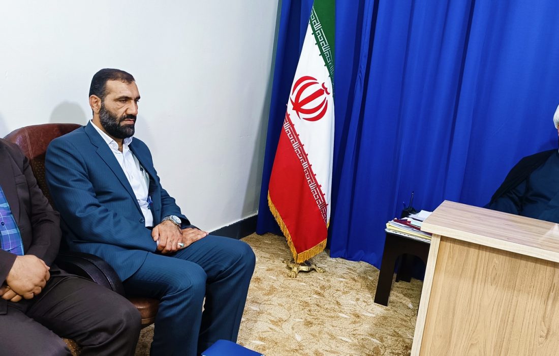 در پی مطالبه‌گری امام جمعه دهدشت! احداث ۸ چمن مصنوعی در کهگیلویه