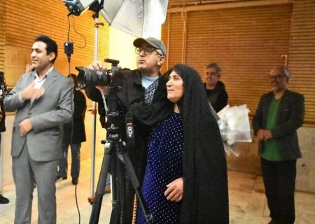 آیین افتتاح نمایشگاه عکاسی اسحاق آقایی در یاسوج/نمایشگاهی از جنس رنج های مادرانه