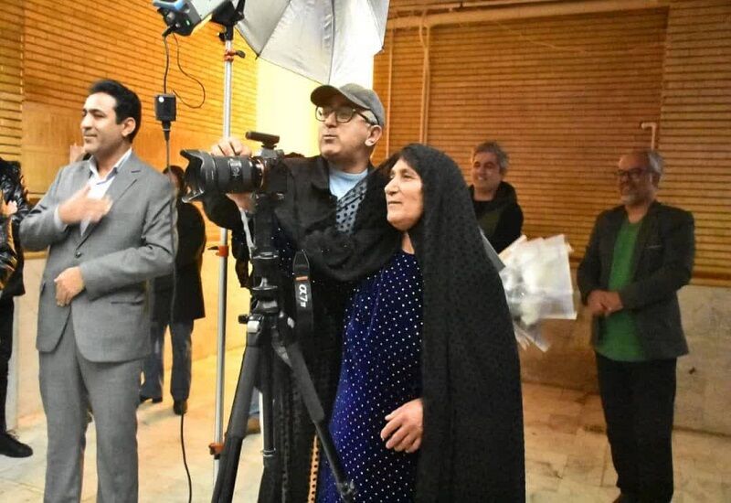 آیین افتتاح نمایشگاه عکاسی اسحاق آقایی در یاسوج/نمایشگاهی از جنس رنج های مادرانه