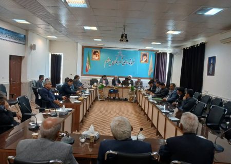 تأکید فرماندار چرام بر توسعه پایدار و حمایت از سرمایه‌گذاران در نشست بررسی معارضات زمین‌های پروژه فسفات / دادستان چرام: اطمینان از امنیت سرمایه‌گذاران و احیای حقوق مردم در پروژه‌های عمرانی