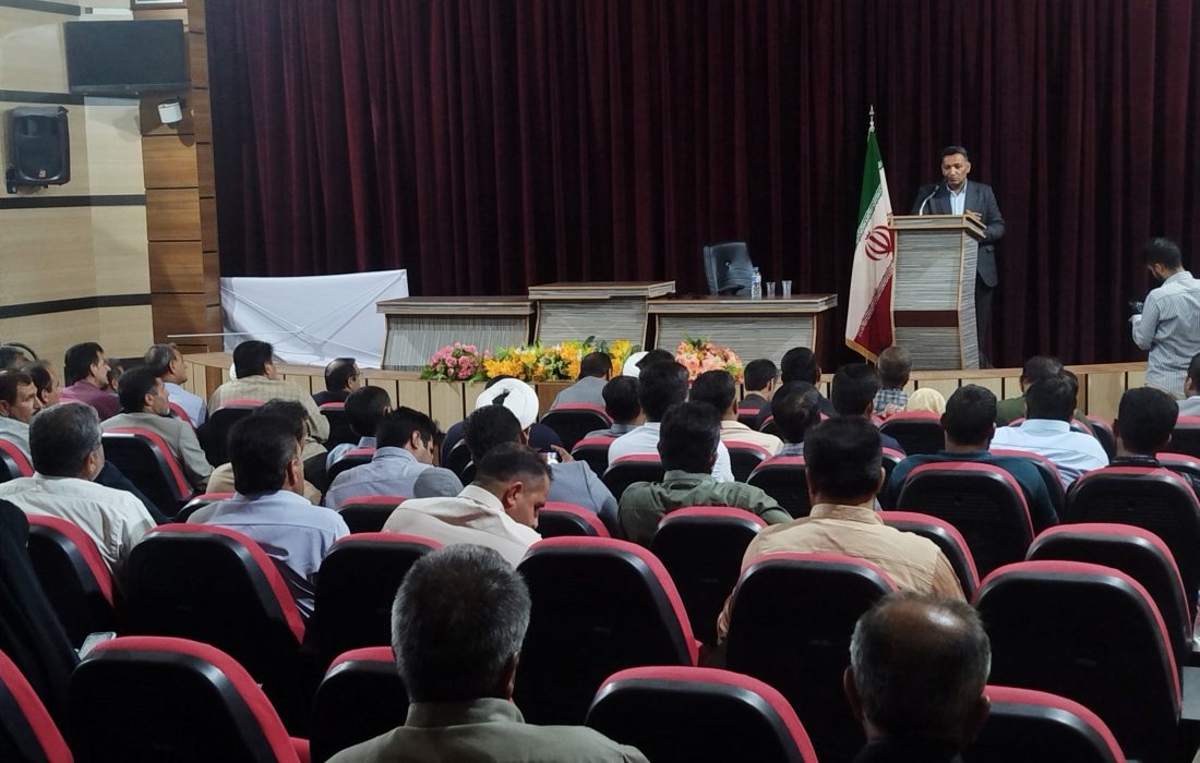 تأکید فرماندار کهگیلویه بر نقش کلیدی دهیاران در توسعه روستاها و ضرورت تشکیل انجمن‌های مردمی/دهیار ناکارآمد باید کنار بروند