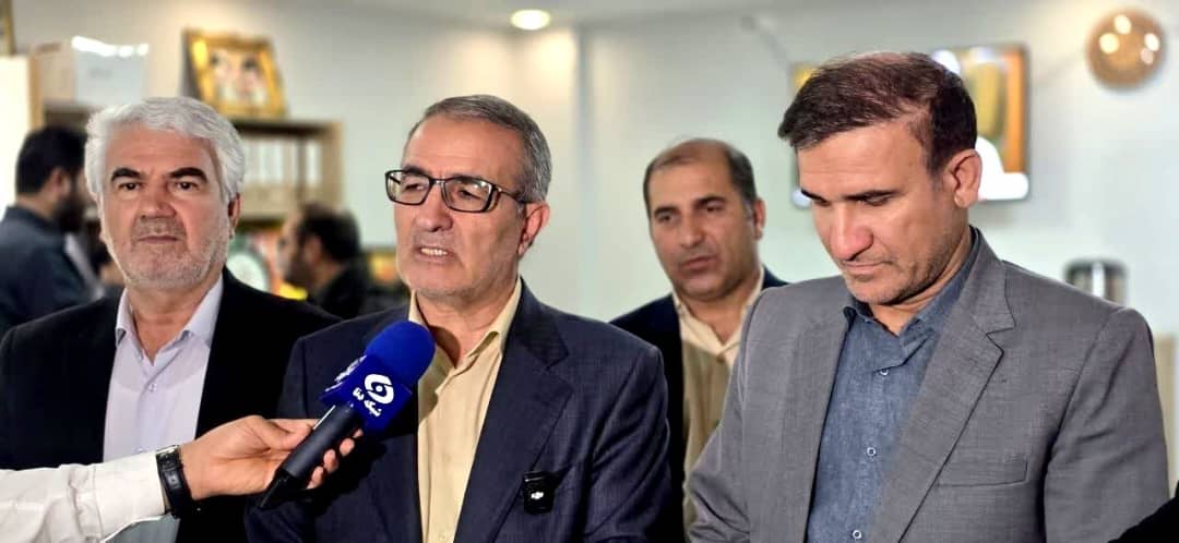 افتتاح و کلنگ‌زنی ۸۷۷ پروژه عمرانی در هفته دولت استان / بیش از ۲۶ هزار میلیارد تومان برای پروژه‌های بزرگ و راهبردی در استان اختصاص یافته است/ تلاش برای اجرای پروژه‌های پربازده و جلوگیری از برگشت اعتبارات / برنامه‌ریزی برای حضور معاون رئیس‌جمهور و رئیس سازمان محیط زیست در مرکز استان در هفته دولت