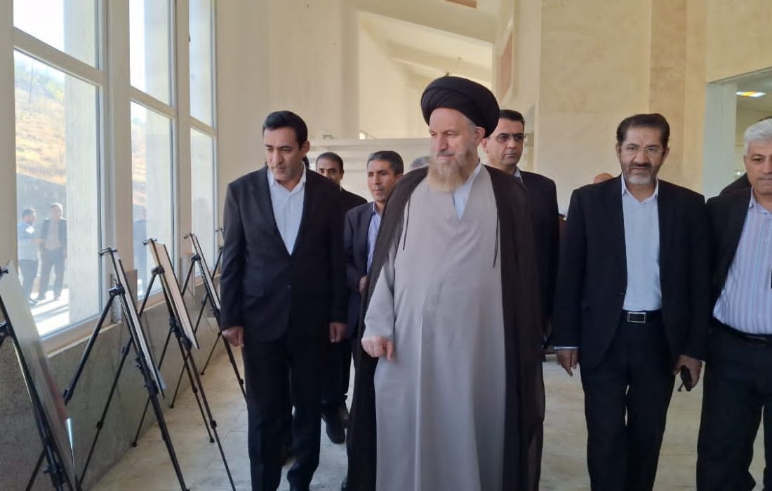 گشایش نمایشگاه «در قاب کرامت» در یاسوج؛ بازخوانی سیره مردمی آیت‌الله ملک‌حسینی (ره)