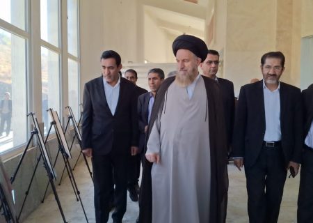 گشایش نمایشگاه «در قاب کرامت» در یاسوج؛ بازخوانی سیره مردمی آیت‌الله ملک‌حسینی (ره)