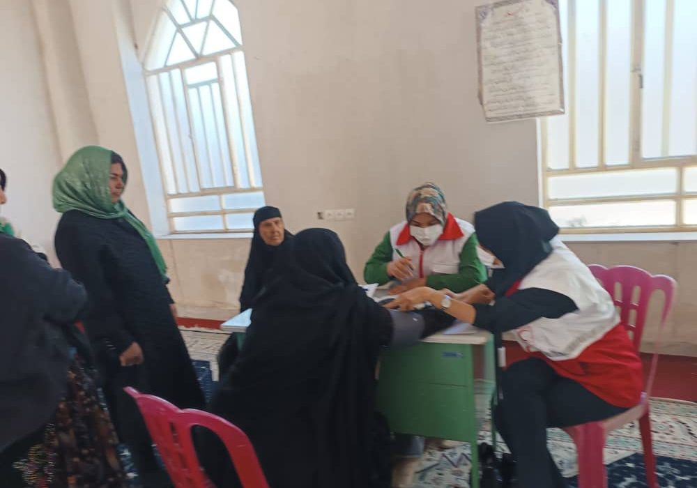 حضور کاروان بهداشت و درمان جمعیت هلال‌احمر استان در مناطق محروم بخش جلیل