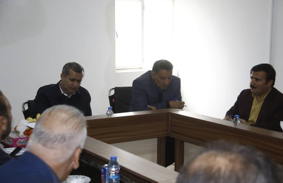 نشست فوریتی ستاد مدیریت بحران کهگیلویه با حضور معاون عمرانی استاندار / عملیات جست‌وجوی سومین قربانی ادامه دارد