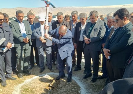 کلنگ نیروگاه خورشیدی ۲۵ مگاواتی متصل به شبکه در دشت مازه به زمین زده شد