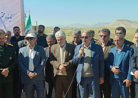 کلنگ‌زنی نیروگاه خورشیدی تجمیعی یک مگاواتی در دشت مازه کهگیلویه